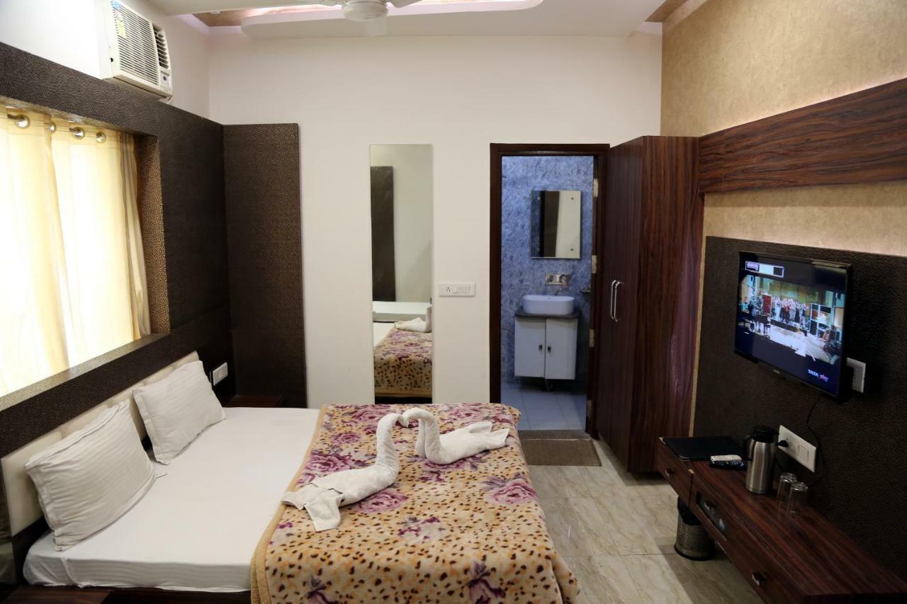 Hotel Shree Anand Dham Vrindāvan Exteriér fotografie
