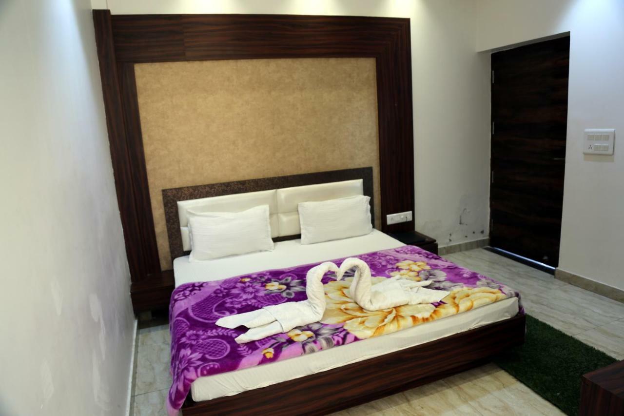 Hotel Shree Anand Dham Vrindāvan Exteriér fotografie